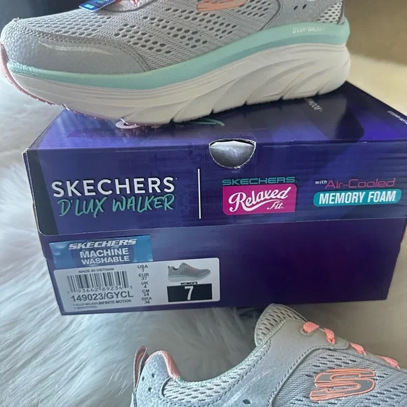 Skechers D’Lux Walker Infinite Motion. Sz 7. - Picture 2 of 10